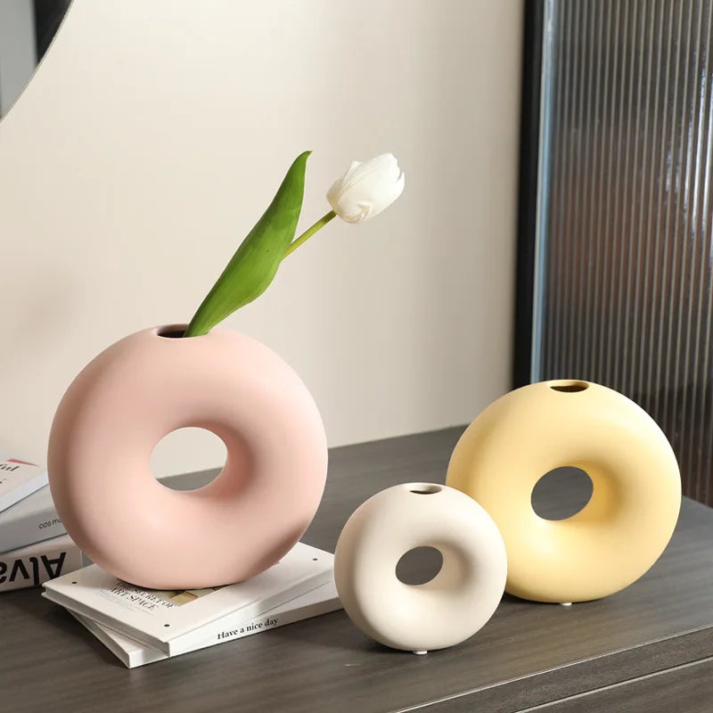 Creative Donut Ceramic Vase Living Room Ornament Dining Table Openwork Hydroponic Vase Flower Arrangement Home Decoration Crafts